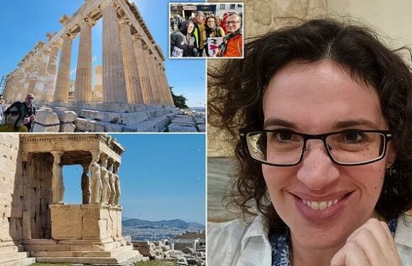 Teacher sends 'solidarity' message to striking colleagues from GREECE