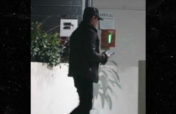 Tom Sandoval Arrives At Raquel Leviss' Apartment Amid Cheating Scandal