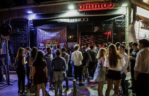 Two Brits arrested for 'trying to flee Spanish bar after £2,000 bill'