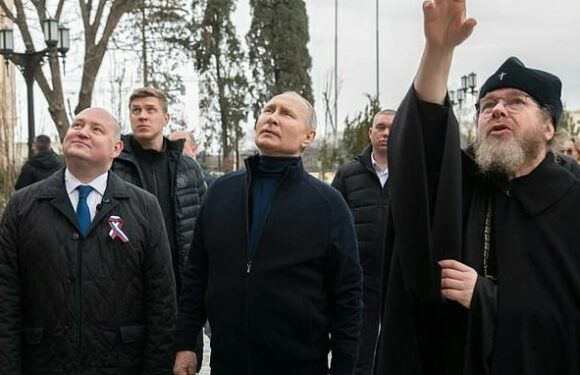 Vladimir Putin visits captured Ukrainian city Mariupol
