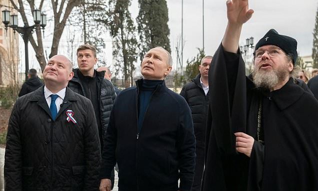 Vladimir Putin visits captured Ukrainian city Mariupol
