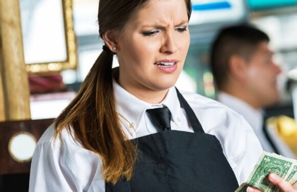Waitress urging servers to confront customers sparks fierce debate