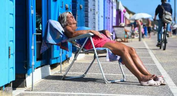 Brits to bask in glorious 18C temperatures as mercury set to rocket this Easter