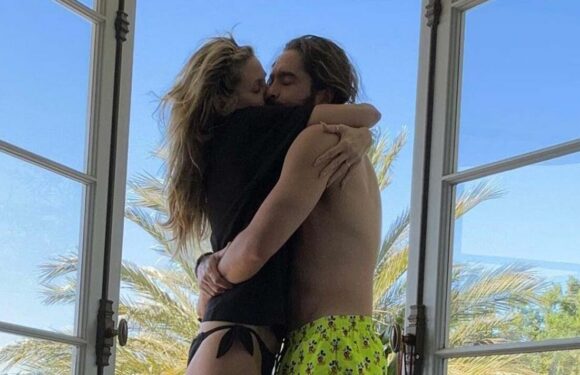 Heidi Klum shows off endless legs in loved-up post with husband Tom