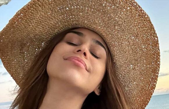 I’m the ‘world’s sexiest weather girl’ – I wore a jacket and bra with no top, people were wowed | The Sun