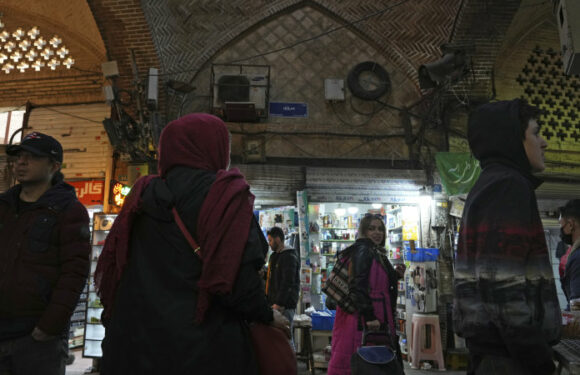 Iran installs public cameras to identify unveiled women