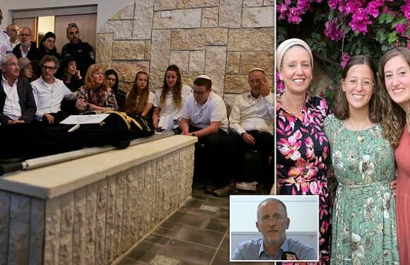 Lucy Dee: Rabbi pays heartbreaking tribute to wife at her funeral