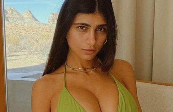 Mia Khalifa slams claim her OnlyFans ‘is a f***ing scam’ after flogging £160 pic