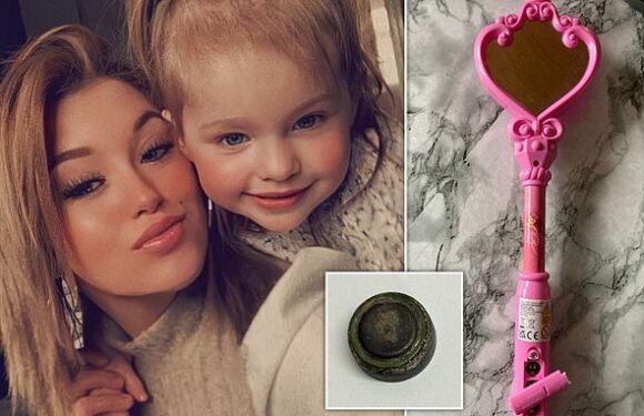 Mother warns parents after daughter swallowed battery from toy wand