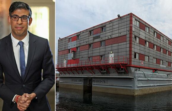 Rishi Sunak considering plans to put convicts in floating jails