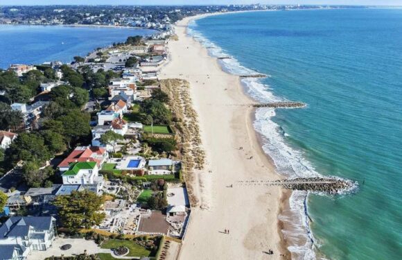 We live next to world's most expensive home – but we shop at discount stores and struggle to pay spiralling gas bills | The Sun