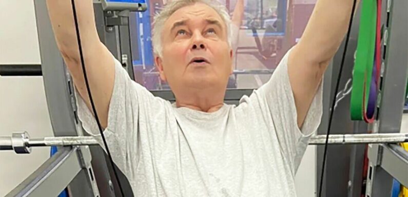 Eamonn Holmes inundated with support while trying to put legs right