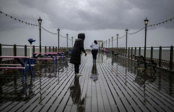 Britons brace for more ‘unseasonably wet and windy’ weather in soggy end to July
