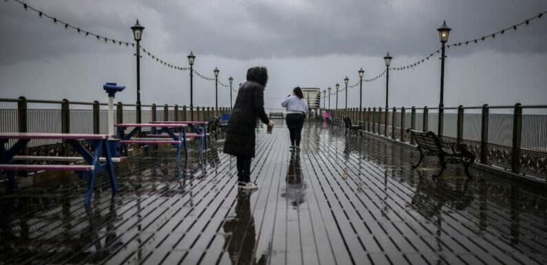 Britons brace for more ‘unseasonably wet and windy’ weather in soggy end to July