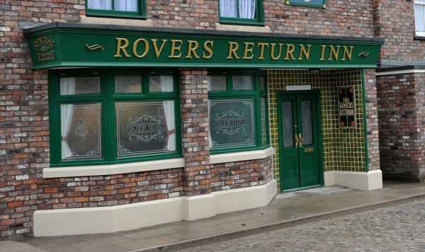 Coronation Street star ‘signs up’ to Strictly Come Dancing after soap exit