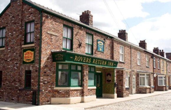 Corrie locals in uproar by big changes at the Rovers