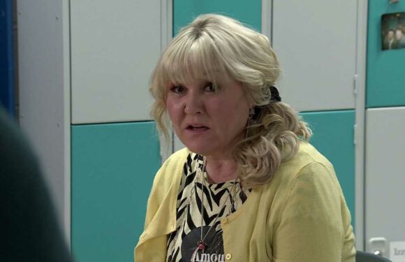 Corrie's Beth actress Lisa George looks unrecognisable on Pointless Celebrities | The Sun