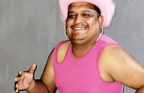 Dad goes viral for dressing up as Barbie in tutu to match daughters outfit