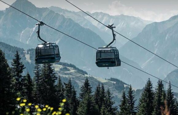 Ferocious storm sees 1,000 hikers stranded on mountain in 100mph gusts