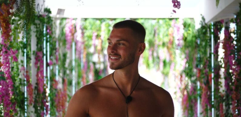 ‘I was on Love Island six weeks ago, but now I’m a delivery driver after snub’