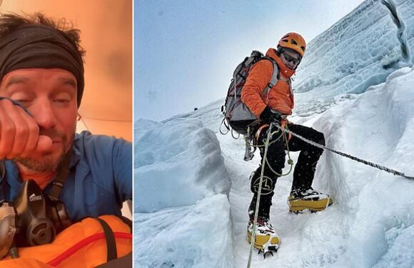 Iceland boss climbing Everest breaks down in tears while going blind