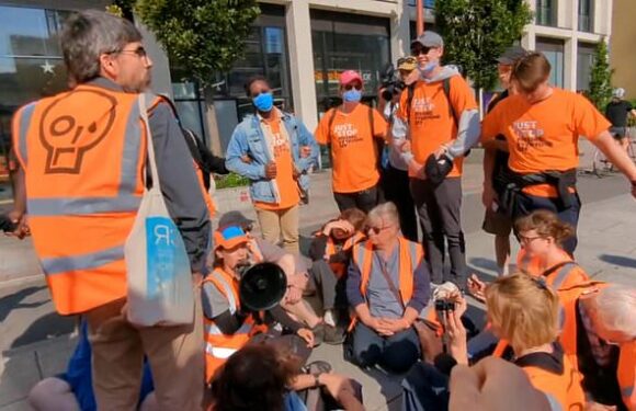 JSO eco zealots are 'kettled' by Just Stop P***ing Everyone Off