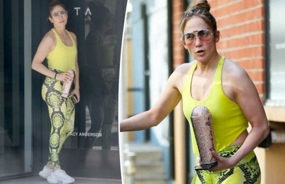 Jennifer Lopez shouts fk you as shes locked out of upscale gym