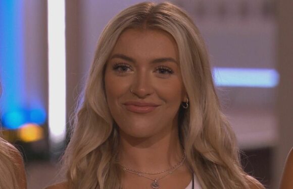 Joe Baggs says pal Molly Marsh has ‘advantage to win’ after Casa Amor return