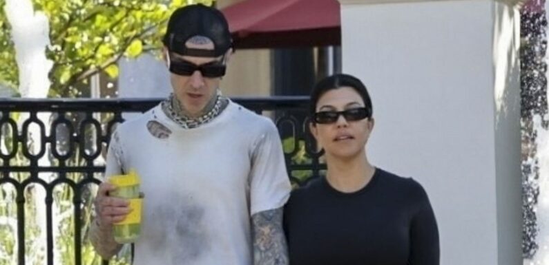 Kourtney Kardashian bumps along as she prepares to welcome 7th child to blended family