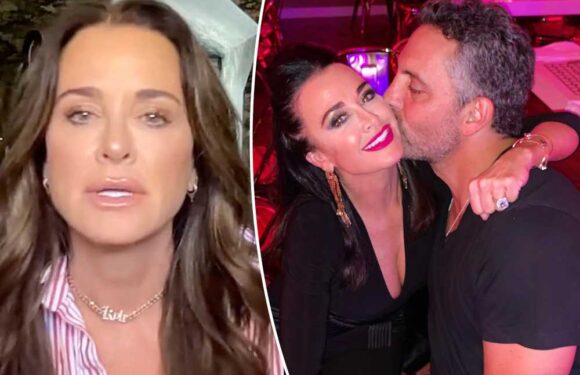 Kyle Richards doubles down on why she took off Mauricio Umansky wedding ring