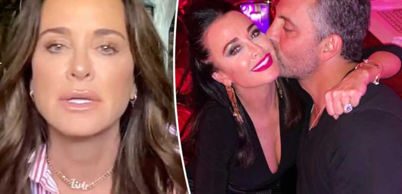 Kyle Richards doubles down on why she took off Mauricio Umansky wedding ring