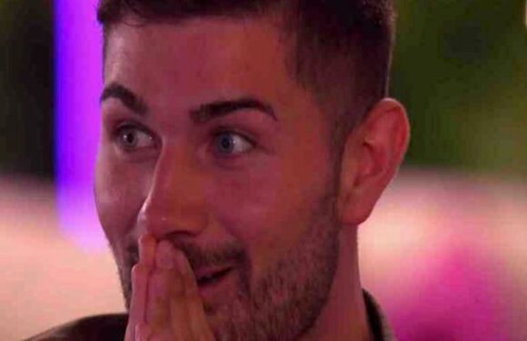 Love Island viewers thank Scott for saying what ‘everyone else has been thinking’ during Mitch row