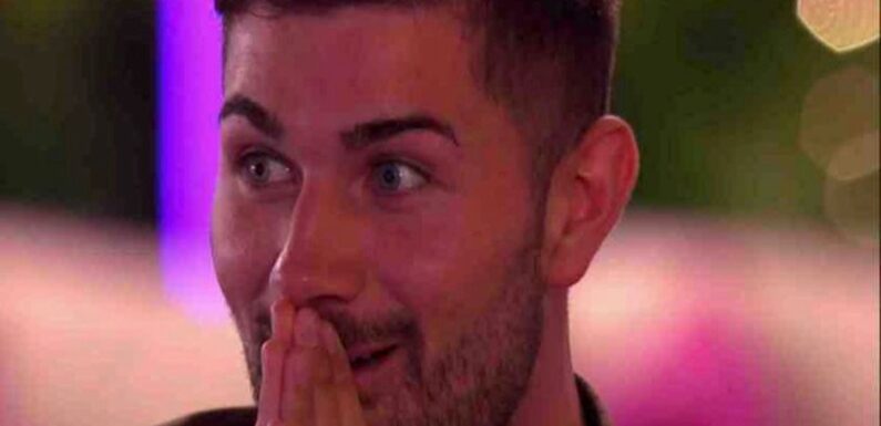 Love Island viewers thank Scott for saying what ‘everyone else has been thinking’ during Mitch row