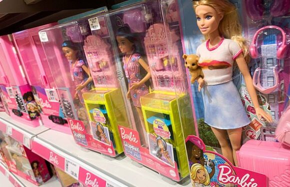 Mattel accused of reinforcing gender stereotypes by giving away dolls