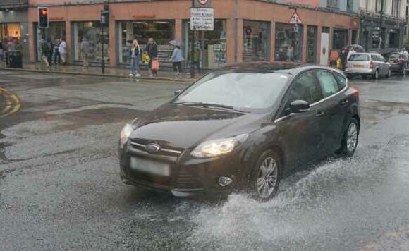 Met Office issue rain alert for huge parts of UK including Manchester