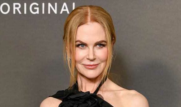 Nicole Kidman Reflects on Controversial 'Vanity Fair' Cover Miniskirt