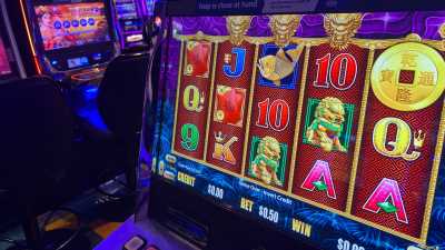 Premier must hold his nerve on pokie reforms
