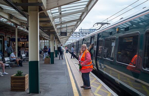 Rail passengers face another week of disruption due to overtime ban