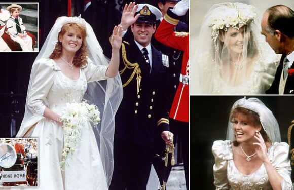 Recalling the wedding of Prince Andrew and Fergie on this day