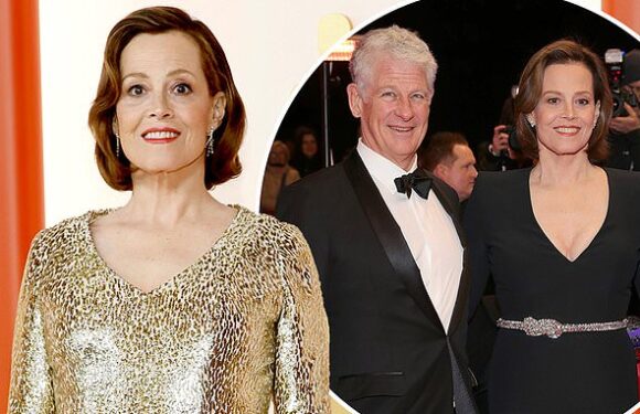 Sigourney Weaver reveals the secret to her 39 year marriage