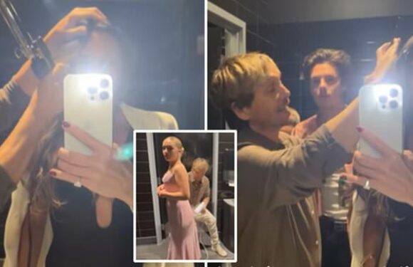 Victoria Beckham takes her hairdresser to the TOILET