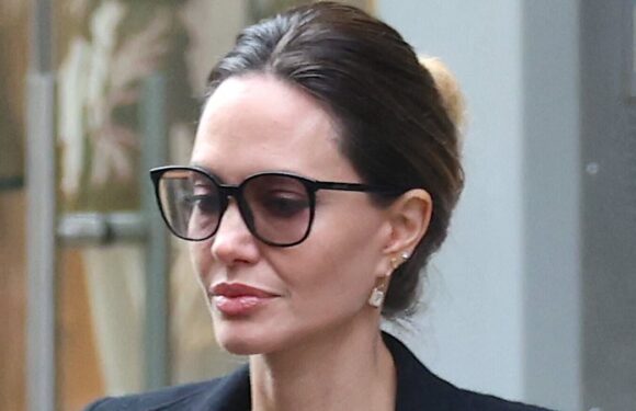 Angelina Jolie is ultra chic out with daughter Vivienne, 15, in NYC