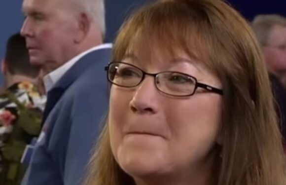 Antiques Roadshow guest in tears after discovering value of ‘flawed’ painting