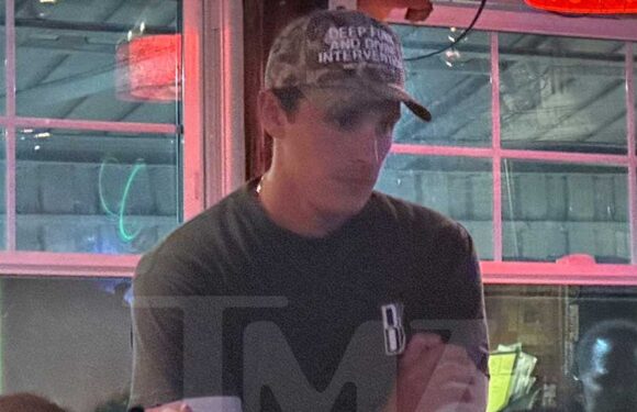 Ariana Grande's Ex Dalton Gomez Looks Sad Out in Public, No Ring