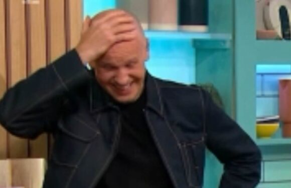 Awkward moment between Paralympian Lauren Steadman and Tim Lovejoy