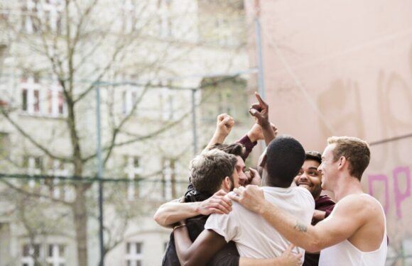 Being a team player can improve your mental health, study finds