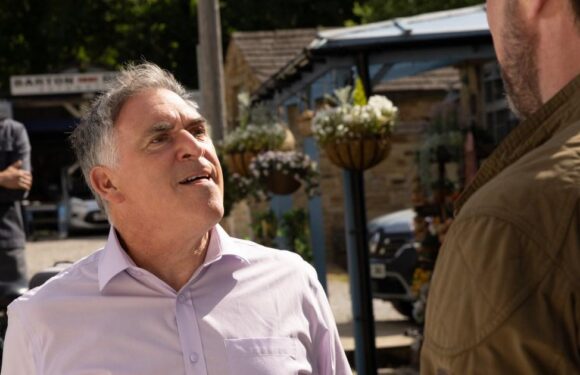 Bob violently attacks Liam in Emmerdale with terrifying consequences