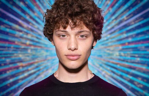 Bobby Brazier unveils unusual bedroom habit in preparation for Strictly 2023