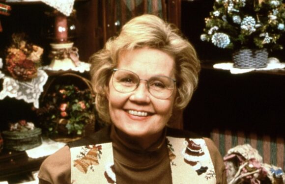 Carol Duvall, Crafting Queen and Host of HGTV’s ‘The Carol Duvall Show, Dies at 97