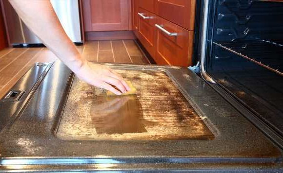 Cleaning solution hailed a miracle as it melts ‘stubborn oven grease’ overnight